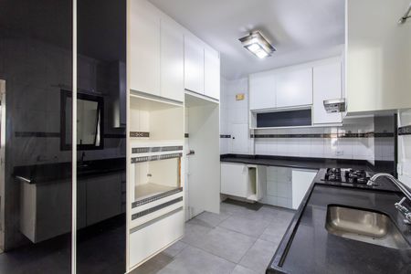 Apartamento à venda com 170m², 3 quartos e 2 vagas Apartamento à venda com 170m², 3 quartos e 2 vagasCozinha