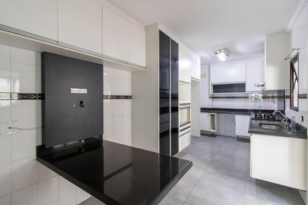 Apartamento à venda com 170m², 3 quartos e 2 vagas Apartamento à venda com 170m², 3 quartos e 2 vagasCozinha