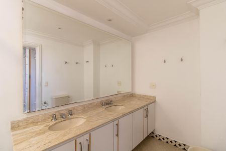 Apartamento à venda com 170m², 3 quartos e 2 vagas Apartamento à venda com 170m², 3 quartos e 2 vagasSuíte