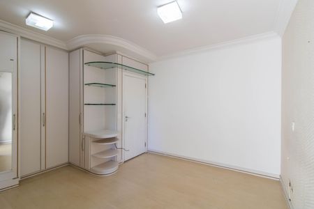 Apartamento à venda com 170m², 3 quartos e 2 vagas Apartamento à venda com 170m², 3 quartos e 2 vagasSuíte
