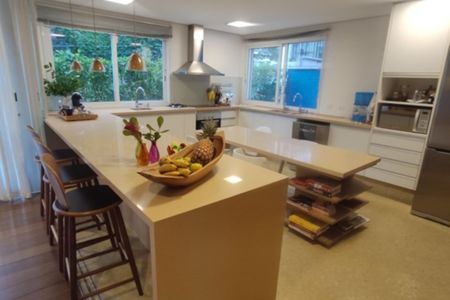 Casa à venda com 6 quartos, 407m² em Jardim Sao Bento, São Paulo