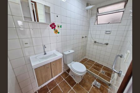 Banheiro de apartamento para alugar com 2 quartos, 45m² em Freguesia (Jacarepaguá), Rio de Janeiro