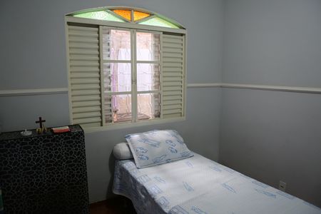 Quarto 2 de casa à venda com 3 quartos, 210m² em Bonsucesso, Belo Horizonte