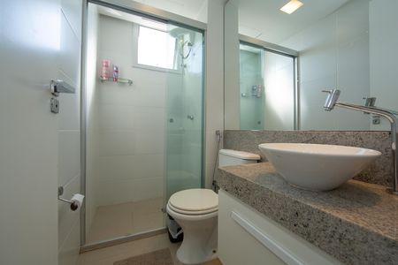 Apartamento à venda com 60m², 2 quartos e 2 vagas Apartamento à venda com 60m², 2 quartos e 2 vagasBANHEIRO1
