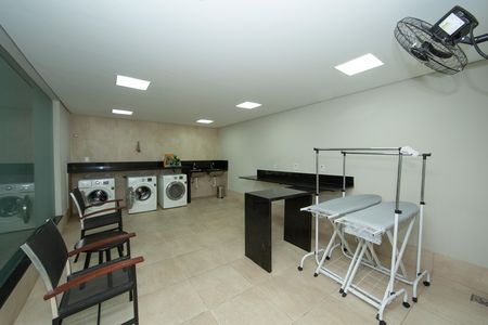 Apartamento à venda com 60m², 2 quartos e 2 vagas Apartamento à venda com 60m², 2 quartos e 2 vagasLAVANDERIA