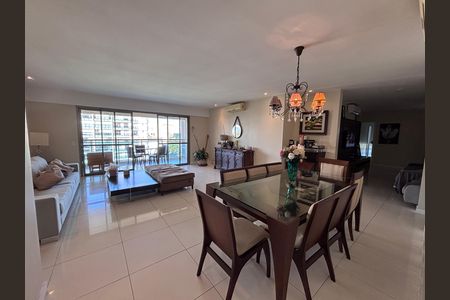 Apartamento para alugar com 206m², 4 quartos e 3 vagas Apartamento para alugar com 206m², 4 quartos e 3 vagasSala