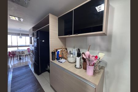 Apartamento para alugar com 206m², 4 quartos e 3 vagas Apartamento para alugar com 206m², 4 quartos e 3 vagasCozinha
