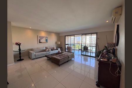 Apartamento para alugar com 206m², 4 quartos e 3 vagas Apartamento para alugar com 206m², 4 quartos e 3 vagasSala