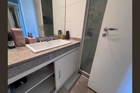 Apartamento para alugar com 206m², 4 quartos e 3 vagas Apartamento para alugar com 206m², 4 quartos e 3 vagasBanheiro do Quarto 1