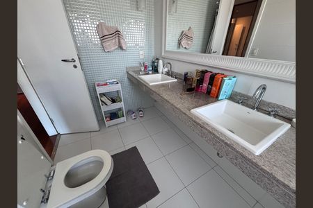 Apartamento para alugar com 206m², 4 quartos e 3 vagas Apartamento para alugar com 206m², 4 quartos e 3 vagasBanheiro do Quarto 4
