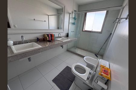 Apartamento para alugar com 206m², 4 quartos e 3 vagas Apartamento para alugar com 206m², 4 quartos e 3 vagasBanheiro do Quarto 4