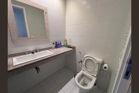 Apartamento para alugar com 206m², 4 quartos e 3 vagas Apartamento para alugar com 206m², 4 quartos e 3 vagasBanheiro do Quarto 2