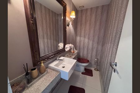 Apartamento para alugar com 206m², 4 quartos e 3 vagas Apartamento para alugar com 206m², 4 quartos e 3 vagasLavabo