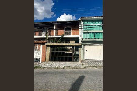 Casa à venda com 3 quartos, 185m² em Jardim Las Vegas, Santo André