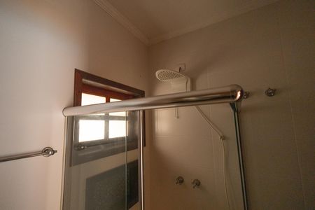 Casa de condomínio para alugar com 458m², 4 quartos e 4 vagas Casa de condomínio para alugar com 458m², 4 quartos e 4 vagasBanheiro 1