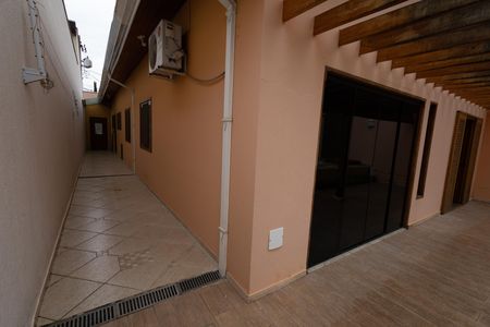 Casa de condomínio para alugar com 458m², 4 quartos e 4 vagas Casa de condomínio para alugar com 458m², 4 quartos e 4 vagasCorredor