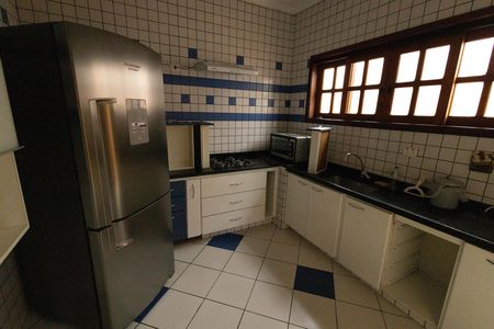 Casa de condomínio para alugar com 458m², 4 quartos e 4 vagas Casa de condomínio para alugar com 458m², 4 quartos e 4 vagasCozinha