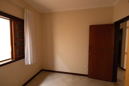 Casa de condomínio para alugar com 458m², 4 quartos e 4 vagas Casa de condomínio para alugar com 458m², 4 quartos e 4 vagasQuarto 2