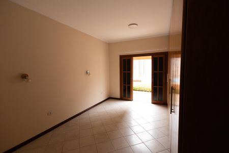 Casa de condomínio para alugar com 458m², 4 quartos e 4 vagas Casa de condomínio para alugar com 458m², 4 quartos e 4 vagasSuíte