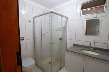 Casa para alugar com 125m², 3 quartos e 2 vagasBanheiro 