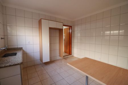 Casa para alugar com 125m², 3 quartos e 2 vagasCozinha 