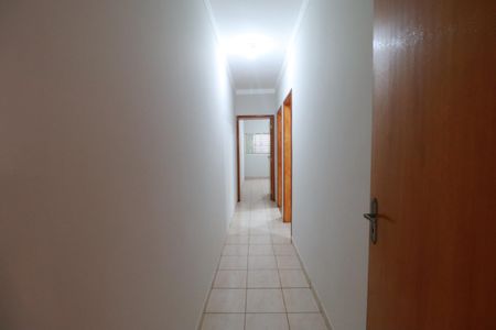 Casa para alugar com 125m², 3 quartos e 2 vagasCorredor 