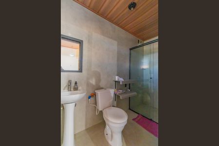 Banheiro de casa para alugar com 1 quarto, 70m² em Parque Santa Rita de Cassia, Cotia