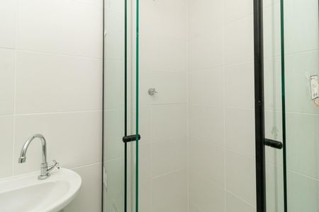 Banheiro de apartamento para alugar com 1 quarto, 28m² em Vila Gustavo, São Paulo