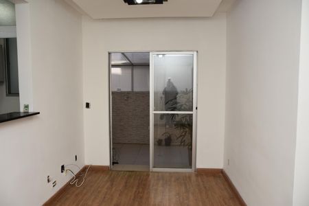 Apartamento à venda com 110m², 2 quartos e 1 vaga Apartamento à venda com 110m², 2 quartos e 1 vagaSala