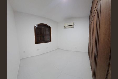 Casa à venda com 3 quartos, 134m² em Ferreira, São Paulo