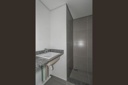 Banheiro de kitnet/studio à venda com 0 quarto, 29m² em Jardim do Salso, Porto Alegre