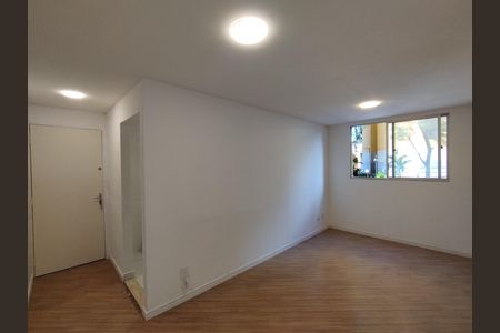 Sala  de apartamento para alugar com 2 quartos, 48m² em Jardim Vergueiro, São Paulo