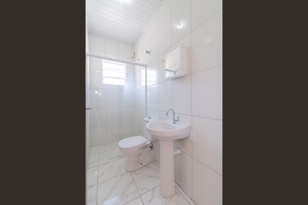 Banheiro de casa para alugar com 1 quarto, 45m² em Jardim Gonzaga, São Paulo
