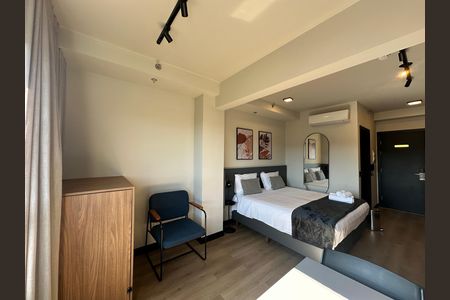 Sala/Quarto de apartamento à venda com 1 quarto, 25m² em Melville Empresarial Ii, Barueri