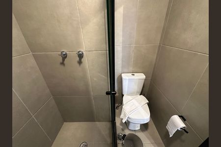 Banheiro de apartamento à venda com 1 quarto, 25m² em Melville Empresarial Ii, Barueri