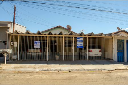 Fachada de casa à venda com 3 quartos, 178m² em Aeroviario, Goiânia