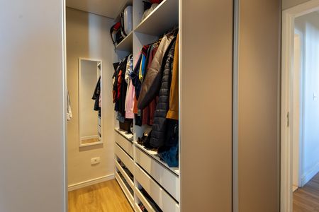Apartamento à venda com 92m², 3 quartos e 1 vaga Apartamento à venda com 92m², 3 quartos e 1 vagaCloset da suíte