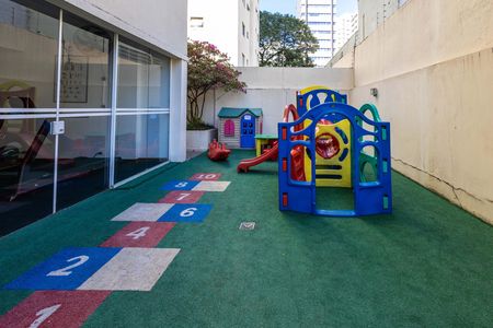 Apartamento à venda com 92m², 3 quartos e 1 vaga Apartamento à venda com 92m², 3 quartos e 1 vagaÁrea comum - Playground