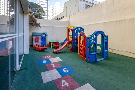 Apartamento à venda com 92m², 3 quartos e 1 vaga Apartamento à venda com 92m², 3 quartos e 1 vagaÁrea comum - Playground