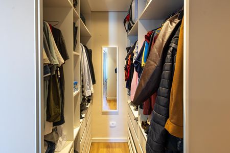 Apartamento à venda com 92m², 3 quartos e 1 vaga Apartamento à venda com 92m², 3 quartos e 1 vagaCloset da suíte