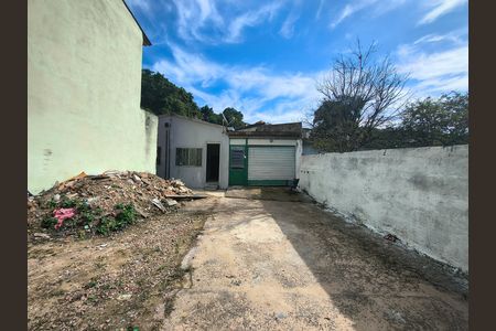 Pátio de casa para alugar com 2 quartos, 48m² em Coronel Aparicio Borges, Porto Alegre