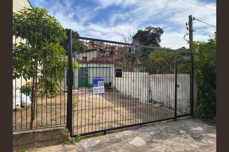 Fachada de casa para alugar com 2 quartos, 48m² em Coronel Aparicio Borges, Porto Alegre