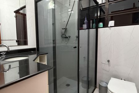 Casa para alugar com 226m², 5 quartos e 2 vagas Casa para alugar com 226m², 5 quartos e 2 vagasBanheiro