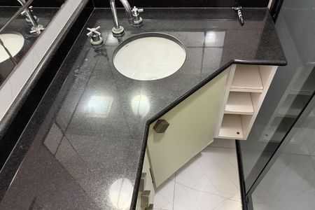 Casa para alugar com 226m², 5 quartos e 2 vagas Casa para alugar com 226m², 5 quartos e 2 vagasBanheiro