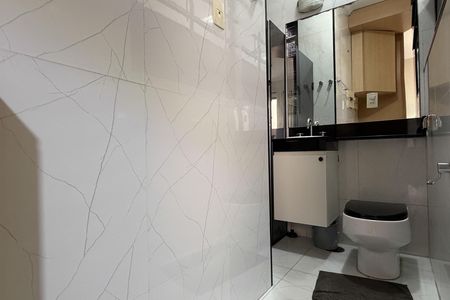 Casa para alugar com 226m², 5 quartos e 2 vagas Casa para alugar com 226m², 5 quartos e 2 vagasBanheiro da Suíte