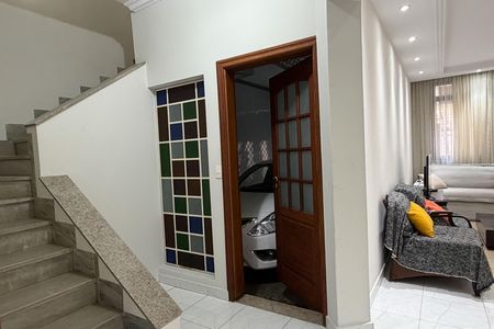 Casa para alugar com 226m², 5 quartos e 2 vagas Casa para alugar com 226m², 5 quartos e 2 vagasSala