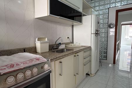 Casa para alugar com 226m², 5 quartos e 2 vagas Casa para alugar com 226m², 5 quartos e 2 vagasCozinha e Área de Serviço