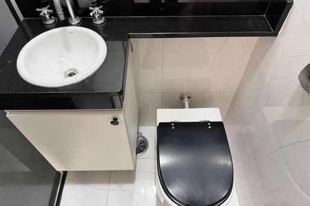 Casa para alugar com 226m², 5 quartos e 2 vagas Casa para alugar com 226m², 5 quartos e 2 vagasBanheiro da Suíte