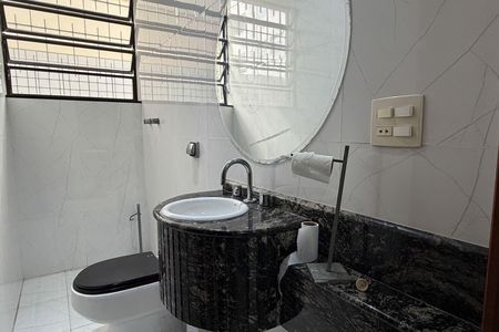 Casa para alugar com 226m², 5 quartos e 2 vagas Casa para alugar com 226m², 5 quartos e 2 vagasLavabo