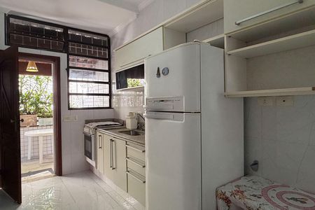 Casa para alugar com 226m², 5 quartos e 2 vagas Casa para alugar com 226m², 5 quartos e 2 vagasCozinha e Área de Serviço